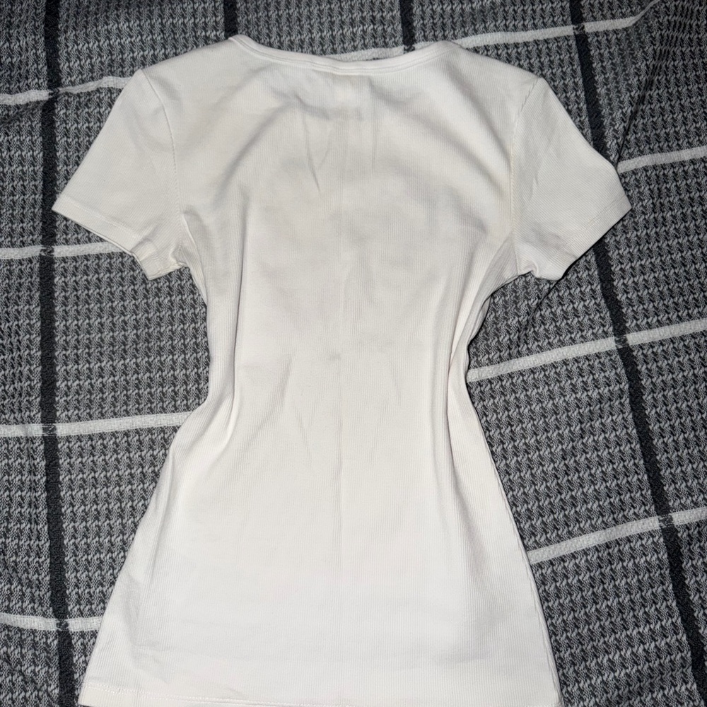 H&M White Short Sleeve Tee - Picture 2 of 3